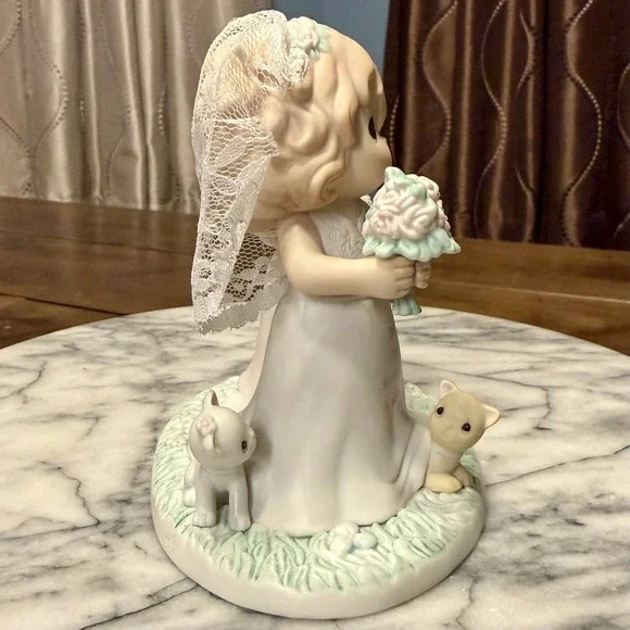 Precious Moments Sisters Are Tied Together With Heart Strings 2008 Wedding Bride - Picture 2 of 9